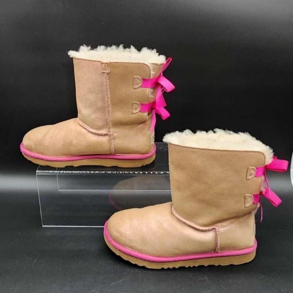 UGG Bailey Bow II Metallic Tan Pink Suede Boots 1106430 Size 6 Womens